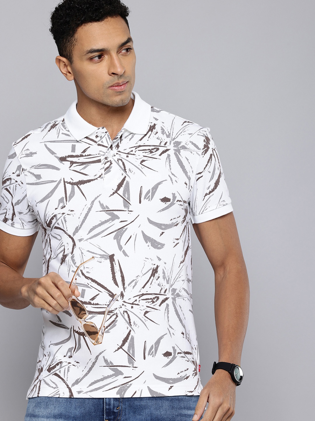

Levis Abstract Printed Polo Collar Slim Fit T-shirt, White