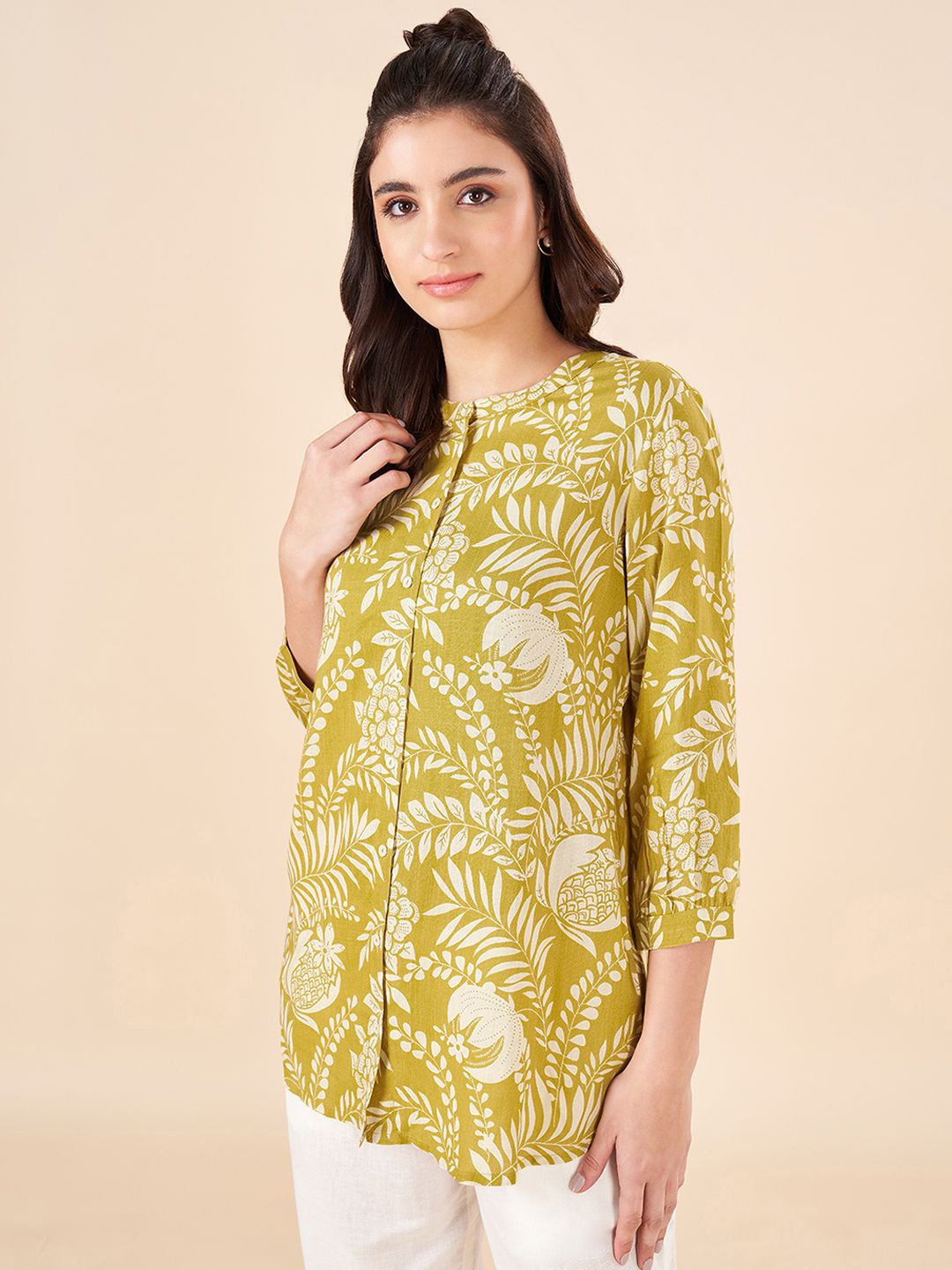 

AKKRITI BY PANTALOONS Three-Quarter Sleeves Mandarin Collar Printed Tunic, Green