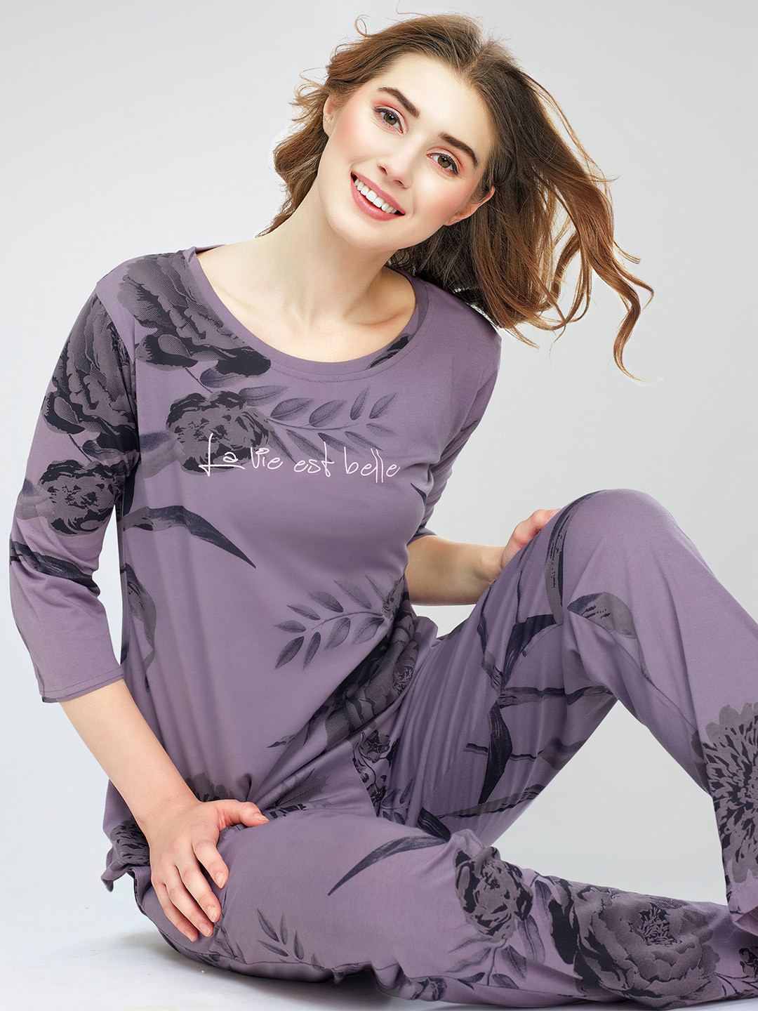 

Zeyo Floral Printed Round Neck Pure Cotton Night Suit, Violet
