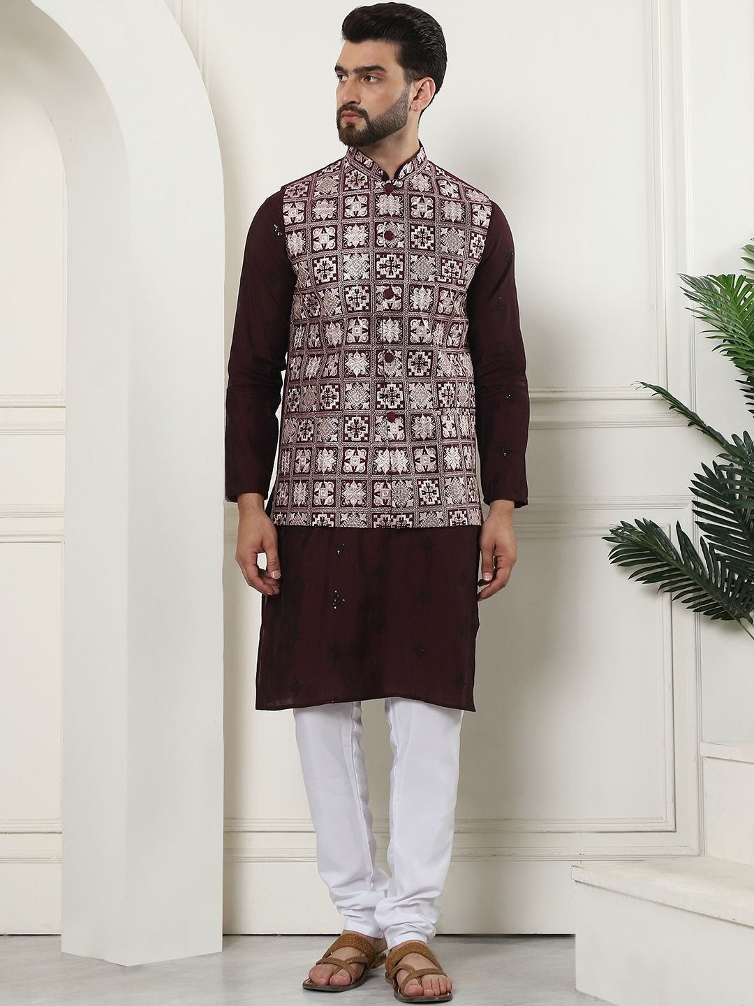 

SOJANYA Floral Embroidered Regular Kurta with Churidar & Nehru Jacket, Purple