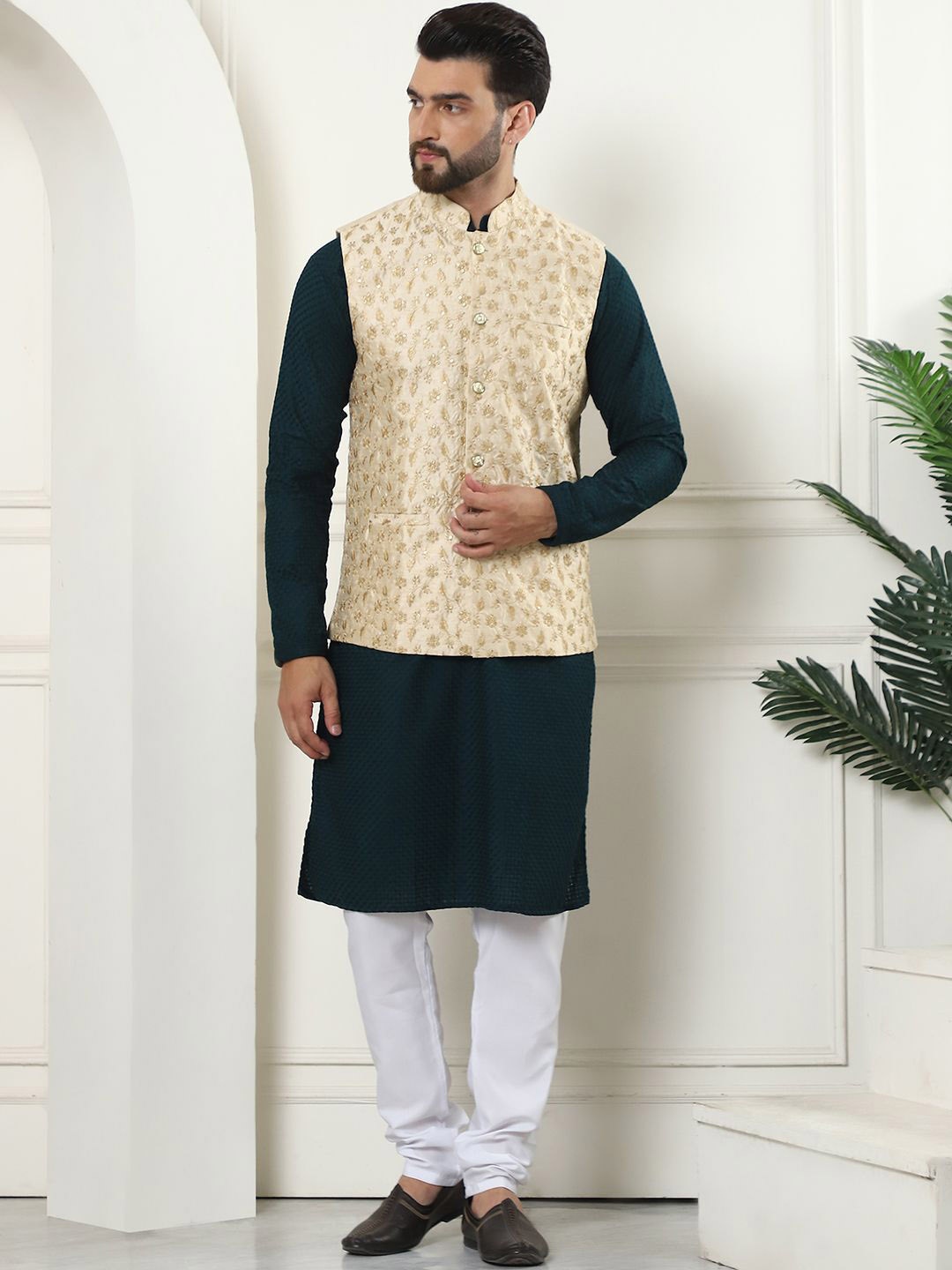 

SOJANYA Ethnic Motifs Regular Pure Cotton Straight Kurta with Churidar, Green