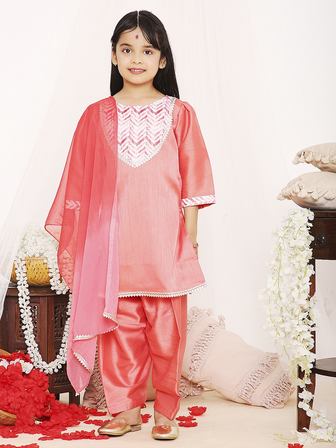 

KID1 Girls Ethnic Motifs Printed Regular Gotta Patti Kurta with Salwar & With Dupatta, Peach