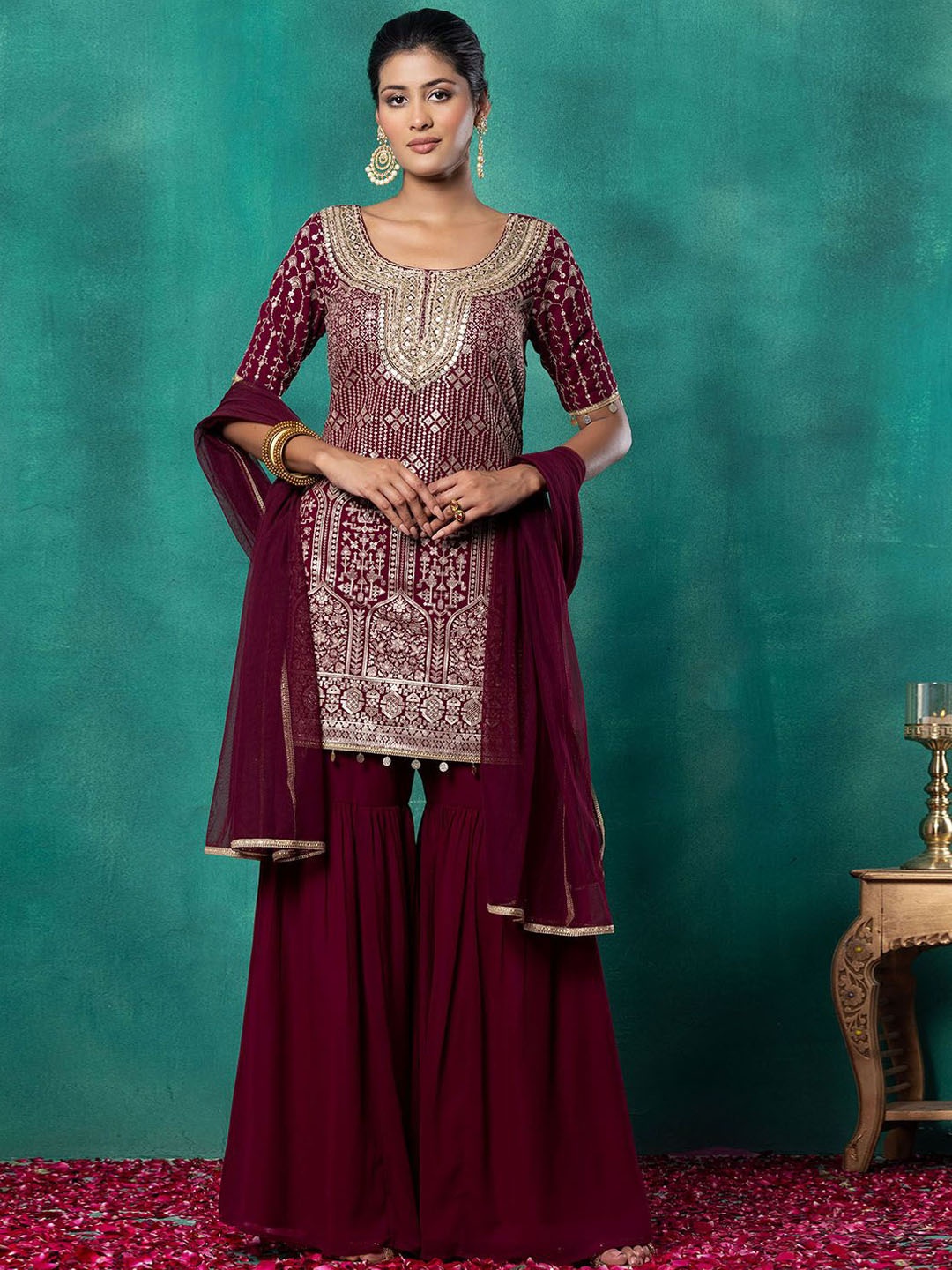 

Indya Luxe Geometric Embroidered Sequinned Straight Kurti With Sharara & Dupatta, Purple