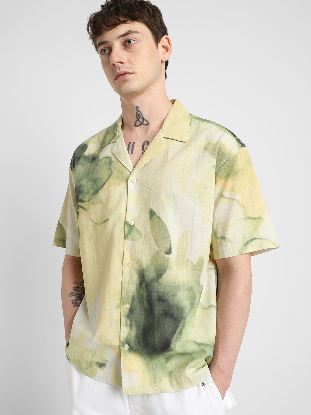 

FOREVER 21 Men Opaque Printed Casual Shirt, Yellow