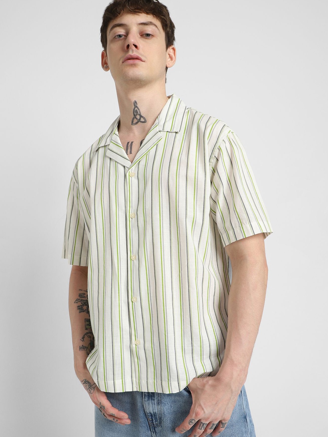 

FOREVER 21 Men Opaque Striped Short Sleeves Casual Shirt, Green