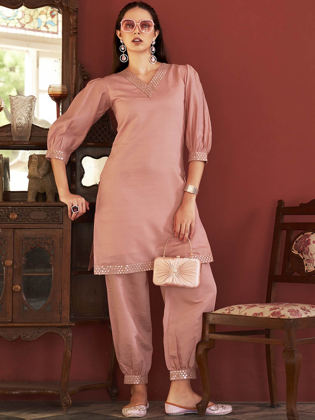 

Tikhi Imli Embellished V-Neck Mirror Work Tunic With Trousers Co-Ords, Peach