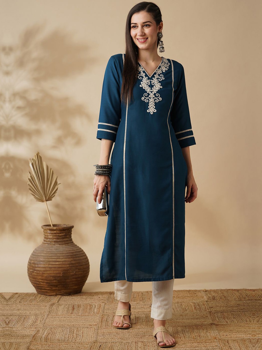 

Globus Floral Yoke Design Straight Kurta, Blue