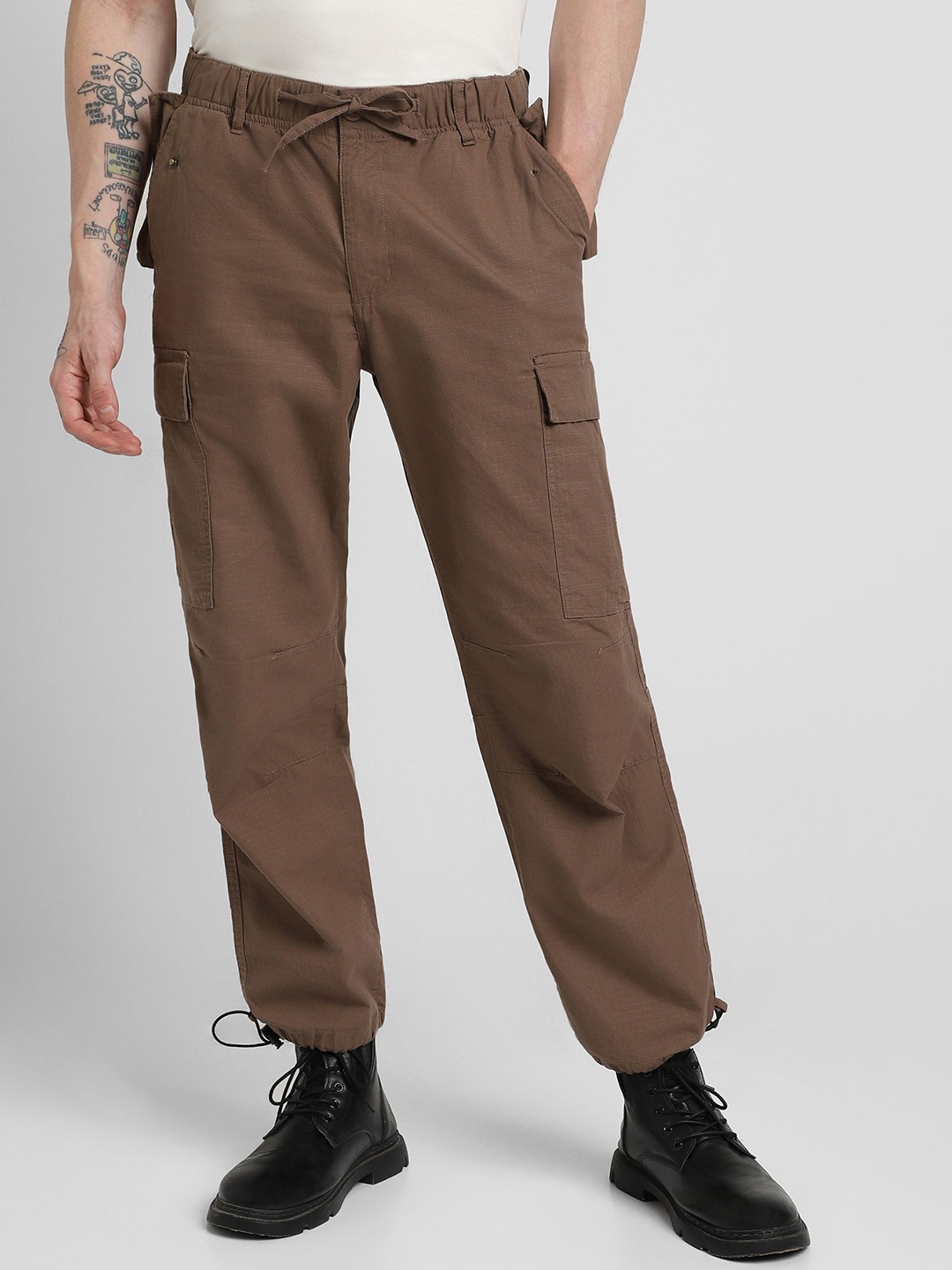 

FOREVER 21 Men Cargos Trousers, Brown