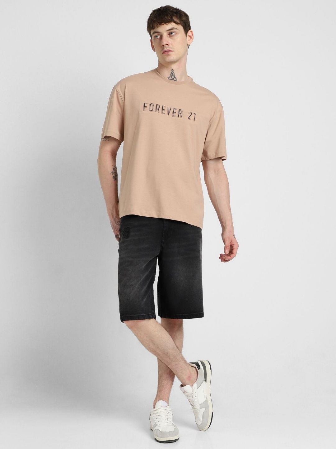 

FOREVER 21 Men Round Neck T-shirt, Beige