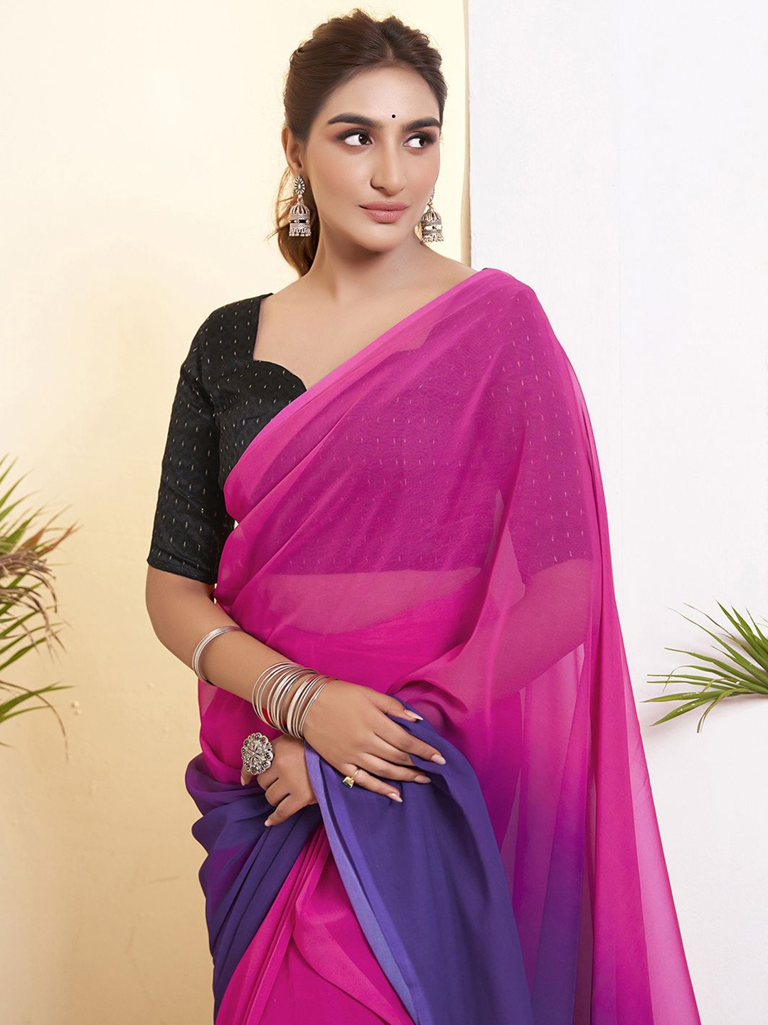 

Mitera Ombre Pure Georgette Ready to Wear Maheshwari Saree, Magenta