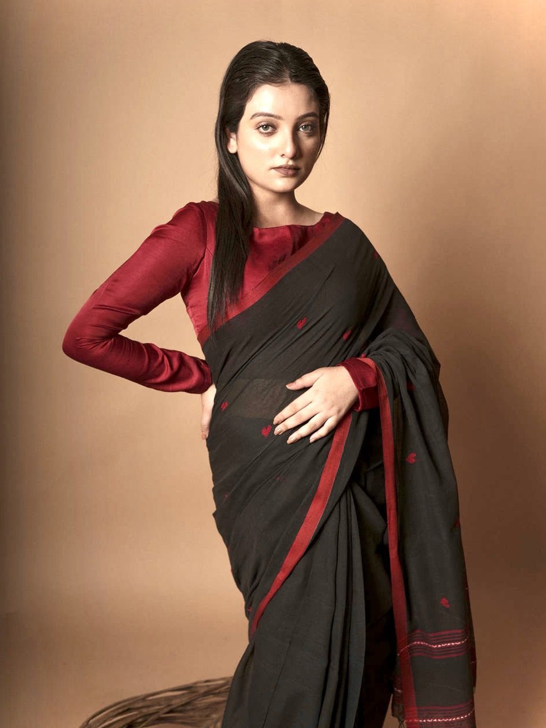 

HUTS AND LOOMS Pure Cotton Saree, Black