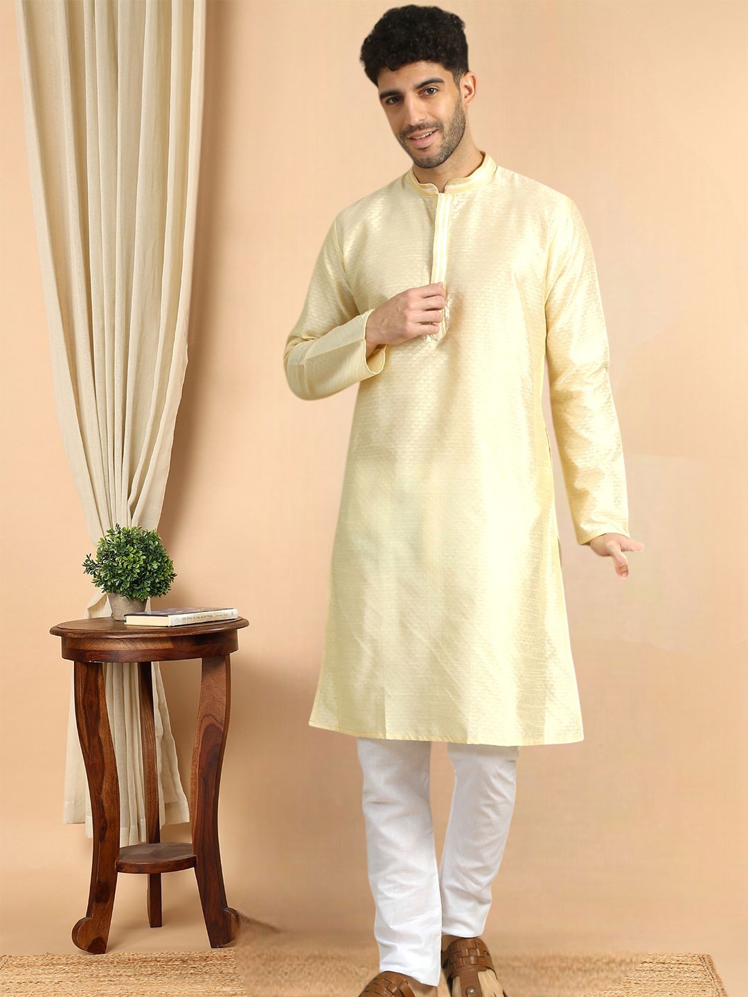 

TATTVA Geometric Woven Design Mandarin Collar Straight Kurta with Trousers, Cream