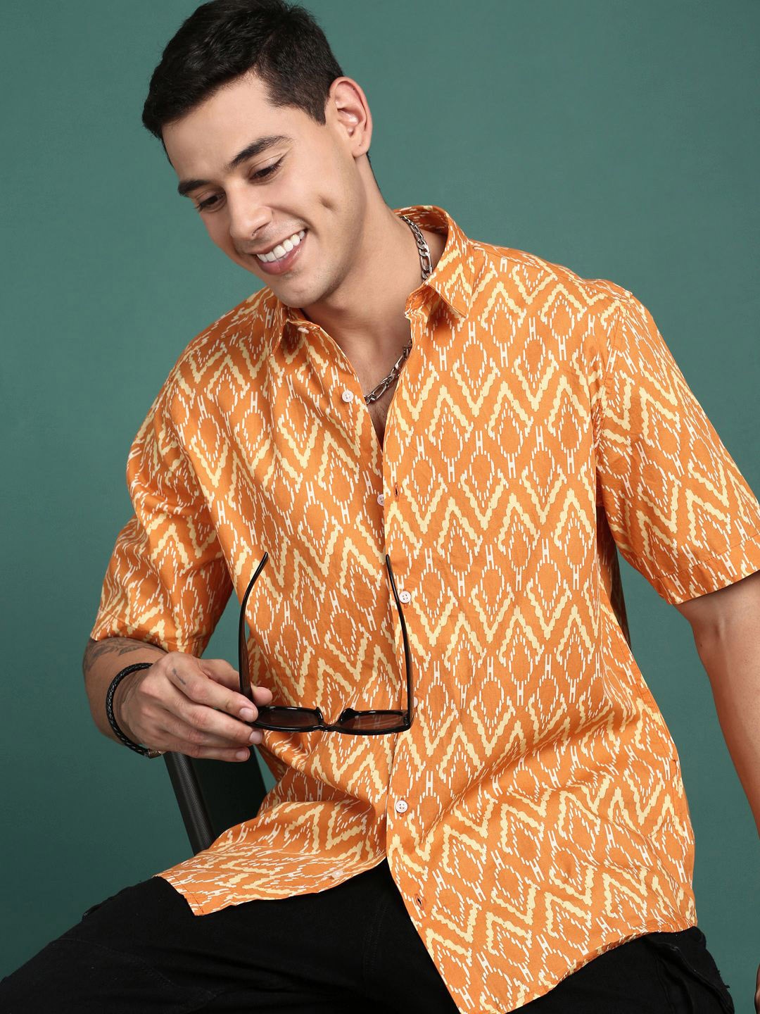

SHOWOFF Men Standard Slim Fit Opaque Printed Casual Shirt, Orange