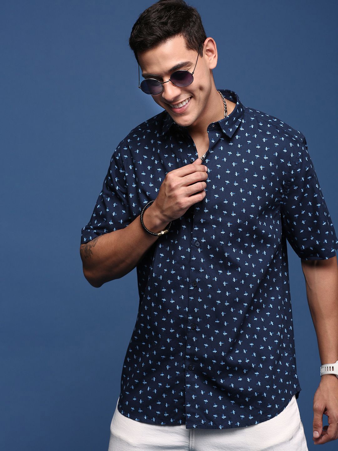 

SHOWOFF Men Smart Slim Fit Opaque Printed Casual Shirt, Navy blue