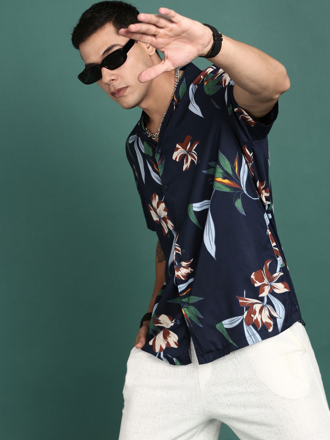 

SHOWOFF Men Floral Printed Cotton Premium Relaxed Fit Casual Shirt, Navy blue