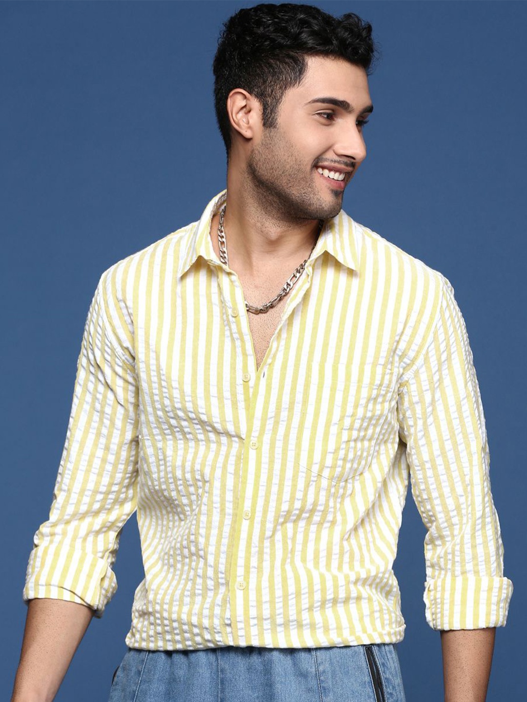 

SHOWOFF Men Standard Slim Fit Opaque Striped Casual Shirt, Yellow