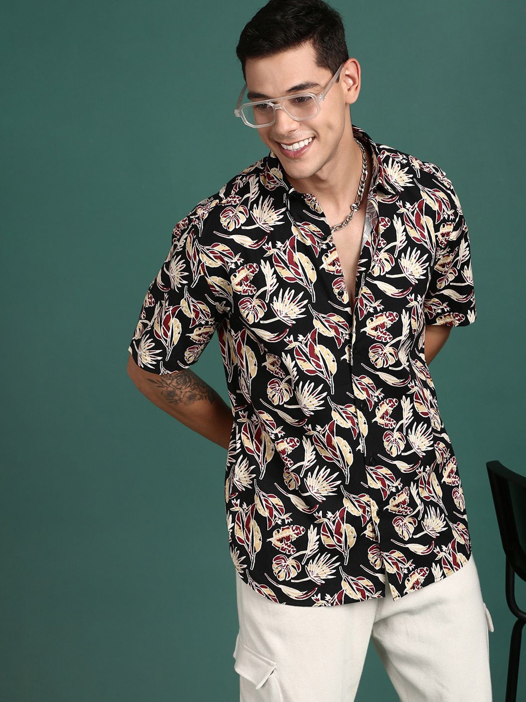 

SHOWOFF Men Standard Slim Fit Floral Opaque Printed Casual Shirt, Black