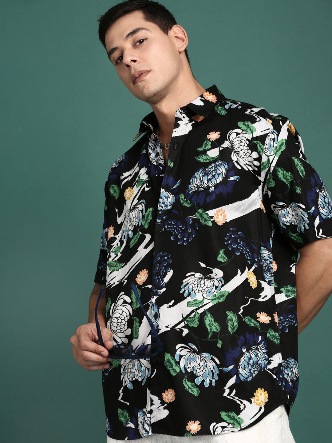 

SHOWOFF Men Floral Printed Cotton Standard Slim Fit Casual Shirt, Black