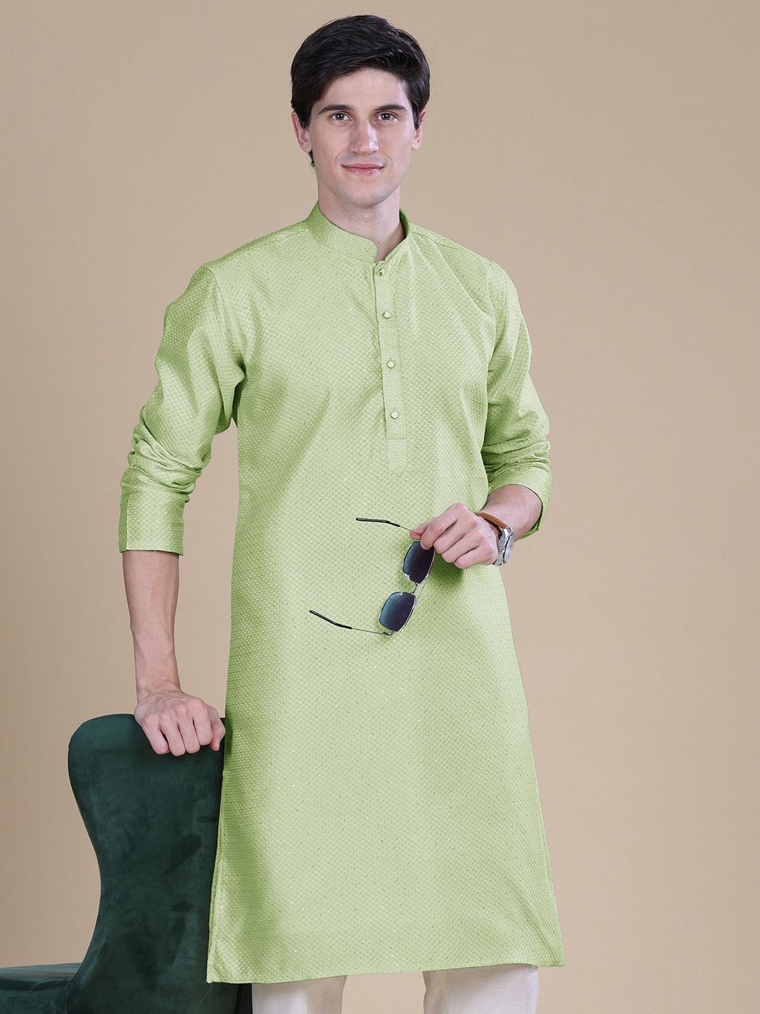 

Anouk Geometric Woven Design Mandarin Collar Cotton Silk Straight Kurta, Green