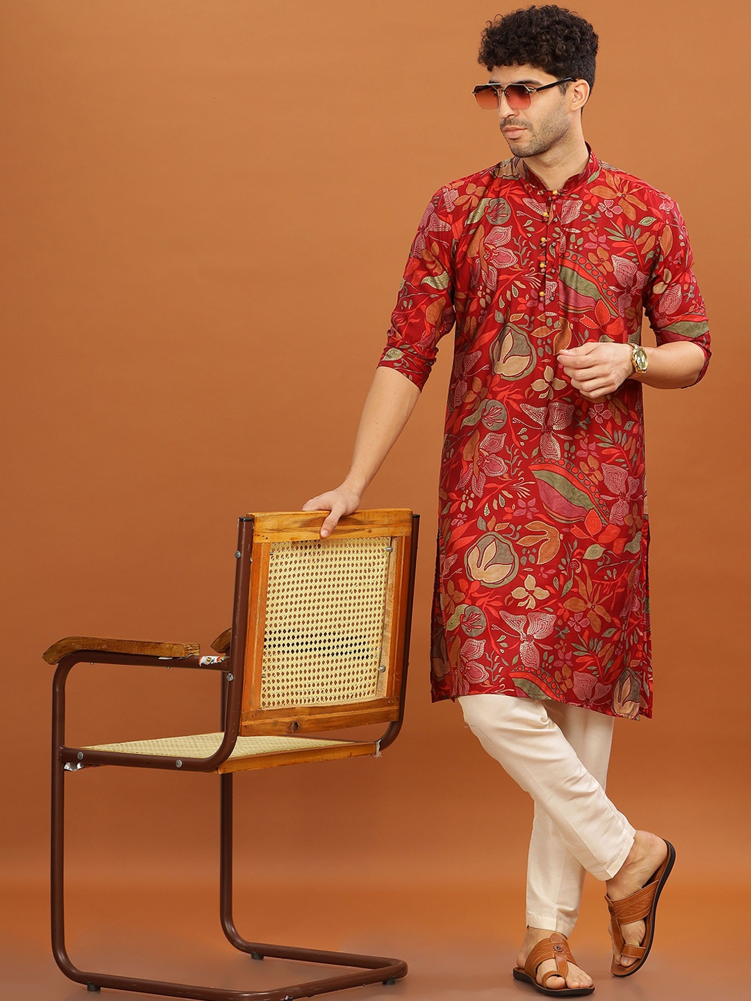 

Anouk Mandarin Collar Floral Printed Straight Kurta, Red