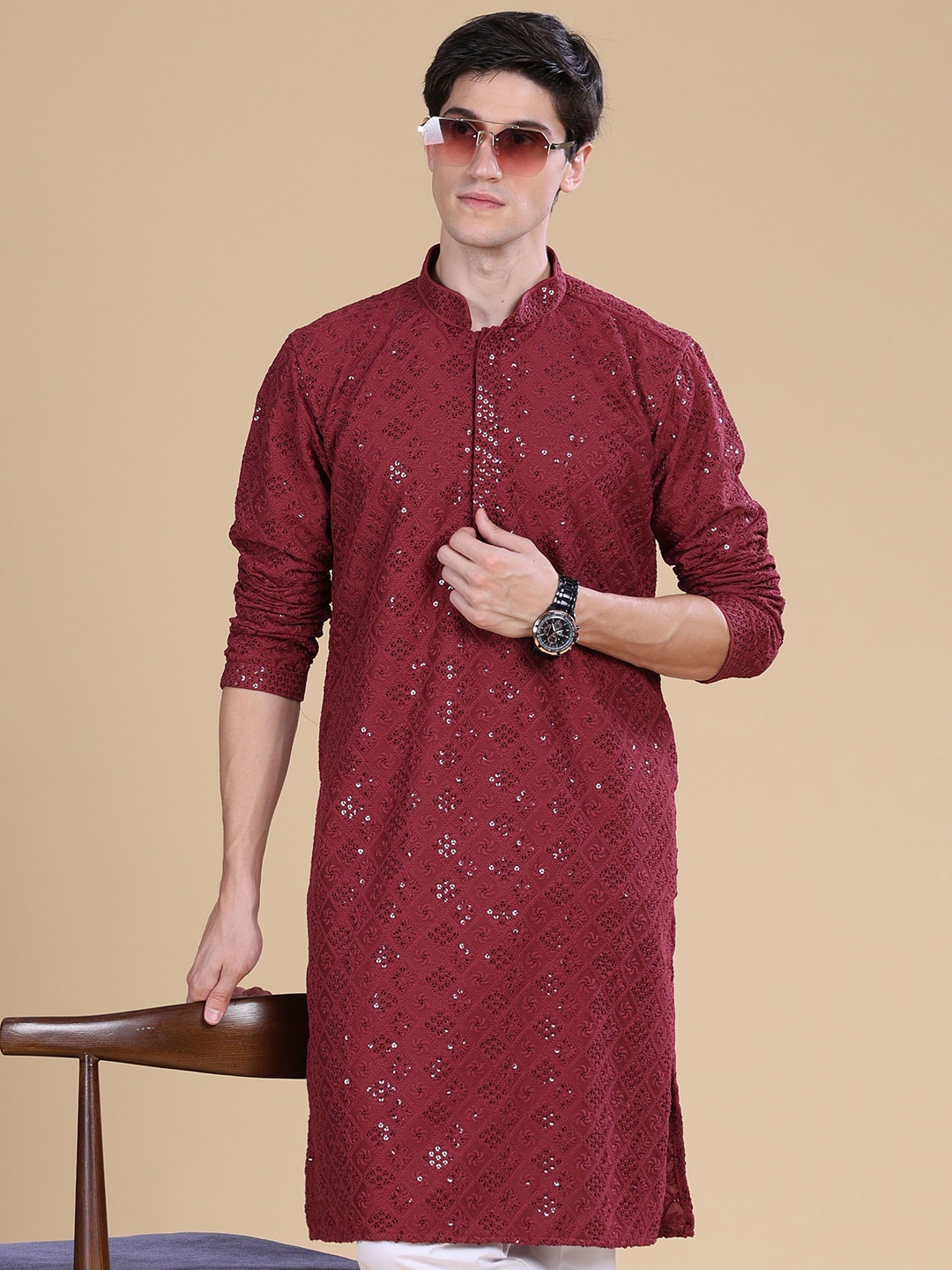 

Anouk Mandarin Collar Geometric Embroidered Thread Work Kurta, Red