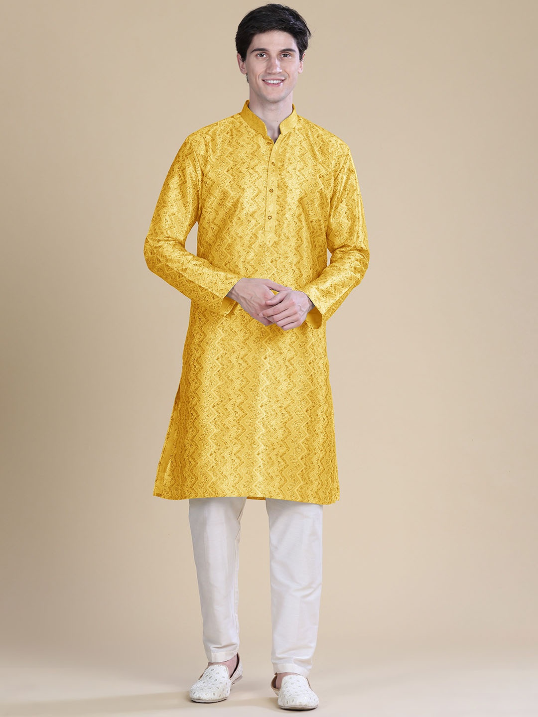 

Anouk Yellow Floral Printed Mandarin Collar Raw Silk Straight Kurta