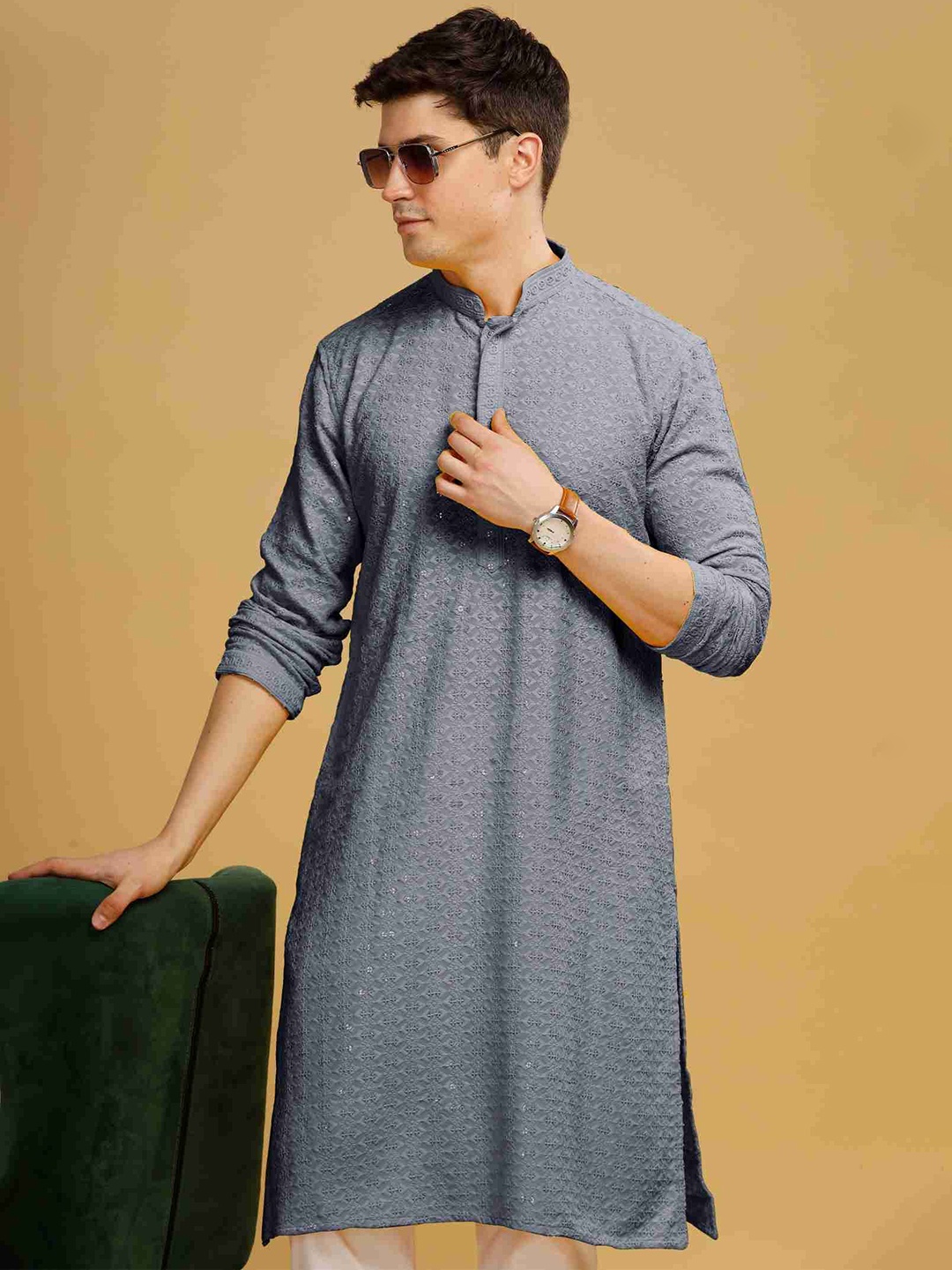 

Anouk Pure Cotton Geometric Sequence Embroidered Kurta, Grey