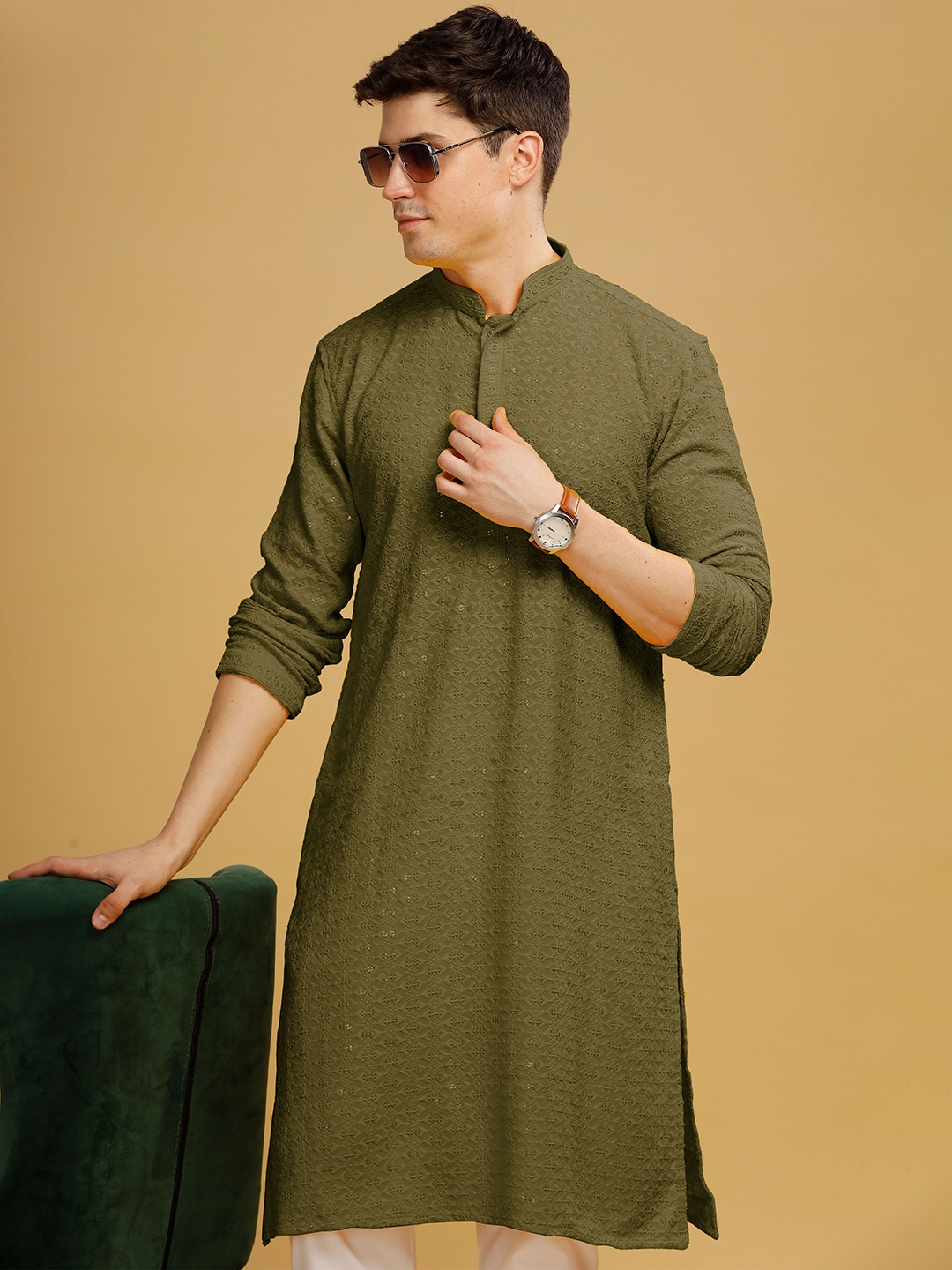 

Anouk Pure Cotton Geometric Sequence Embroidered Kurta, Olive