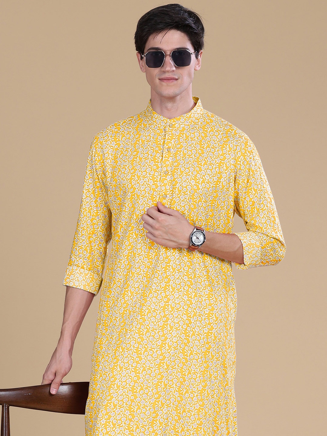 

Anouk Floral Printed Mandarin Collar Cotton straight Kurta, Yellow