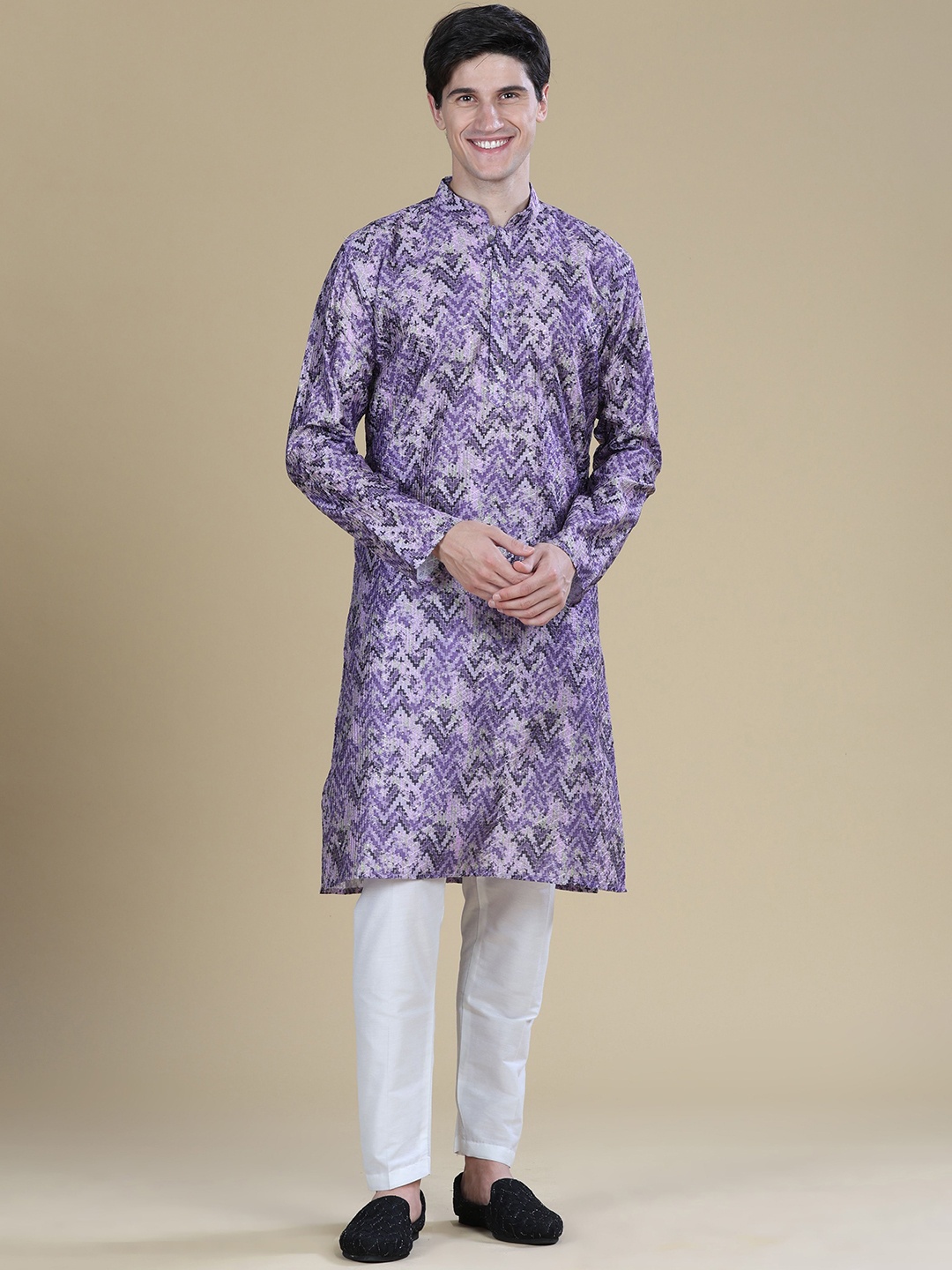 

Anouk Mandarin Collar Geometric Printed Thread Work Straight Kurta, Purple