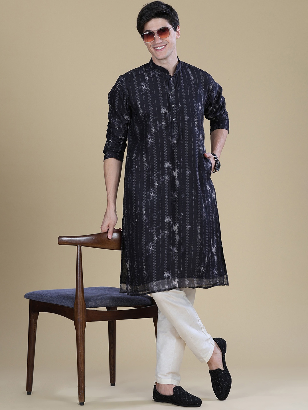 

Anouk Abstract Printed Mandarin Collar Chanderi Silk Straight Kurta, Black