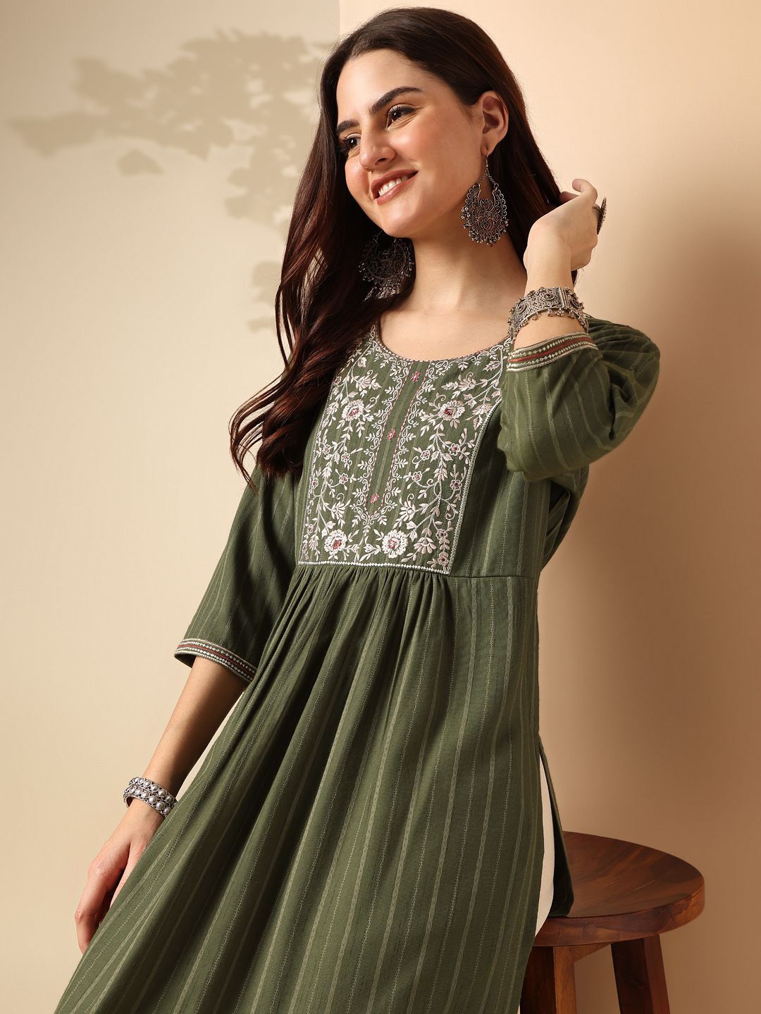 

Anouk Floral Embroidered Thread Work Round Neck Straight Kurta, Olive