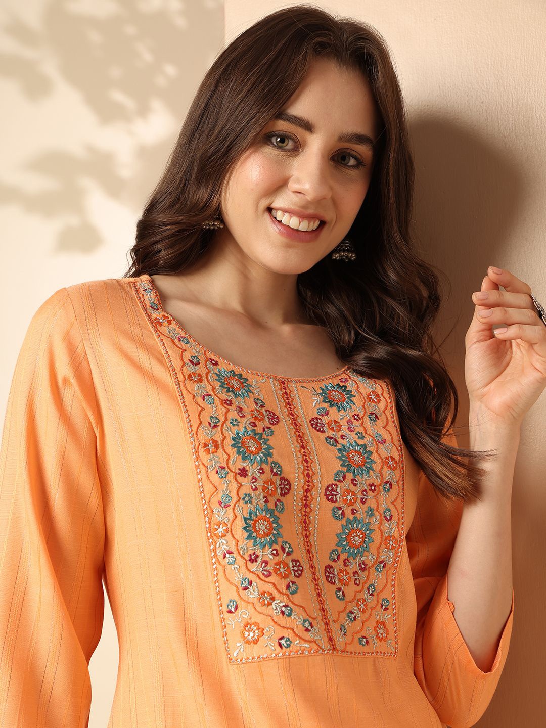 

Anouk Yoke Design Round Neck Straigt Kurta, Orange