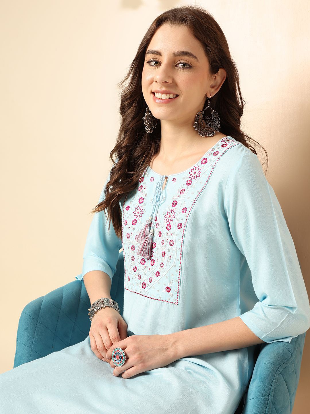 

Anouk Floral Yoke Design Round Neck Straigt Kurta, Blue