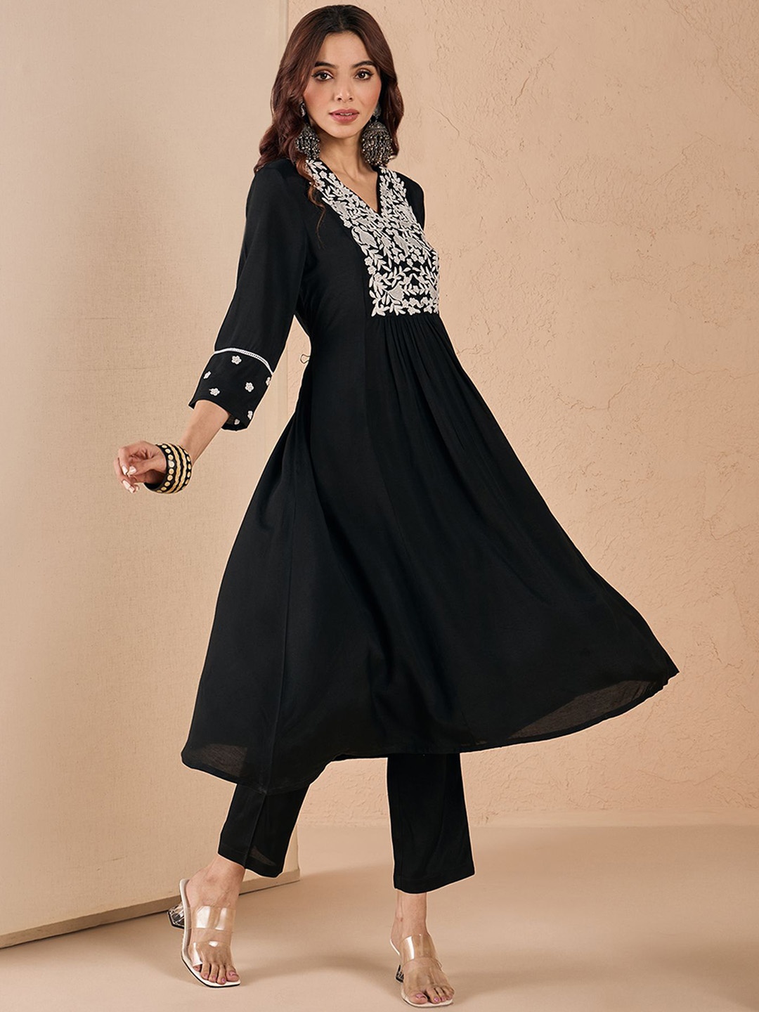 

Likha Floral Yoke Design Thread Work Anarkali Kurta With Trousers, Black