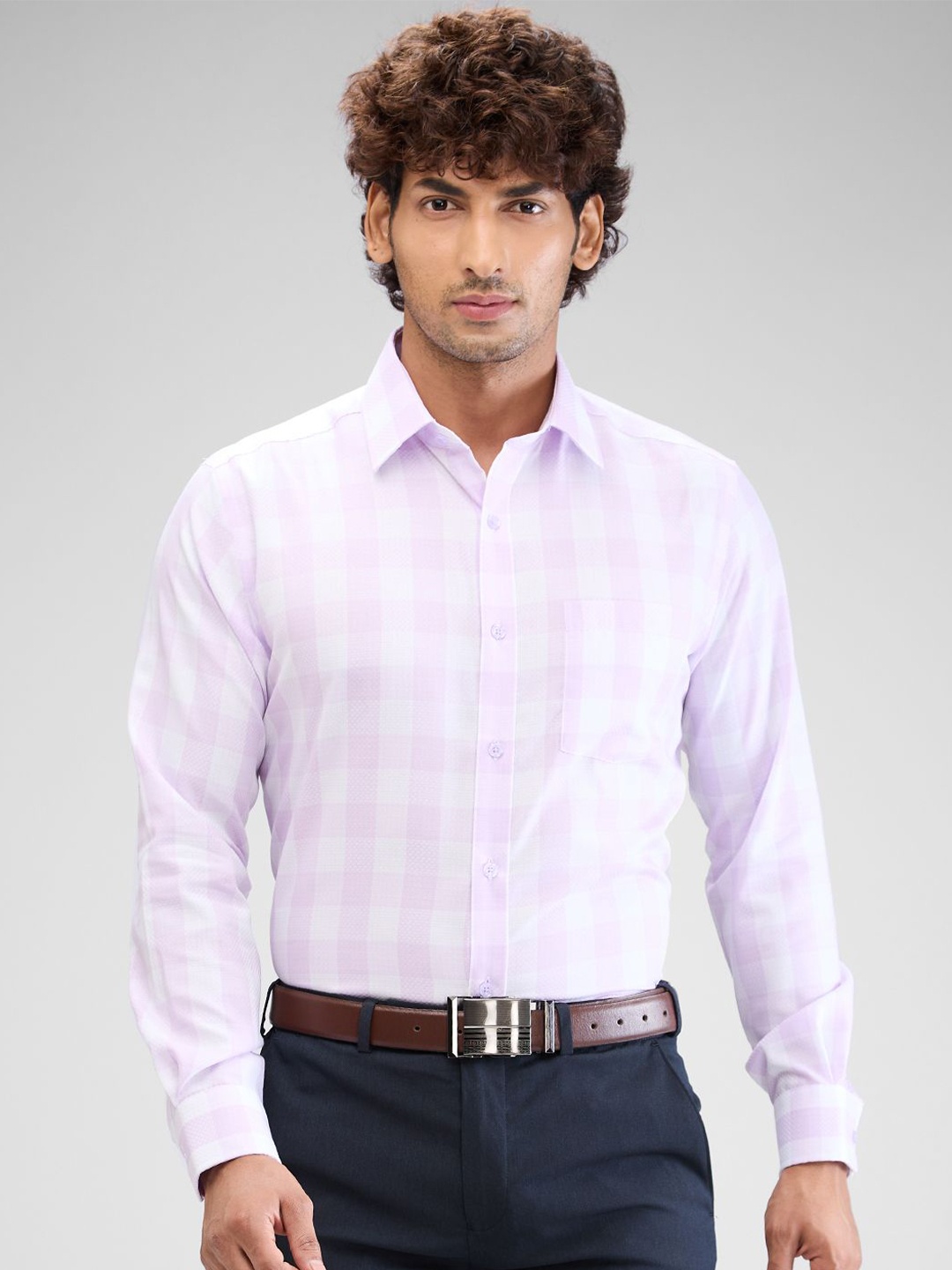 

Park Avenue Men Opaque Checked Spread Collar Formal Shirt, White