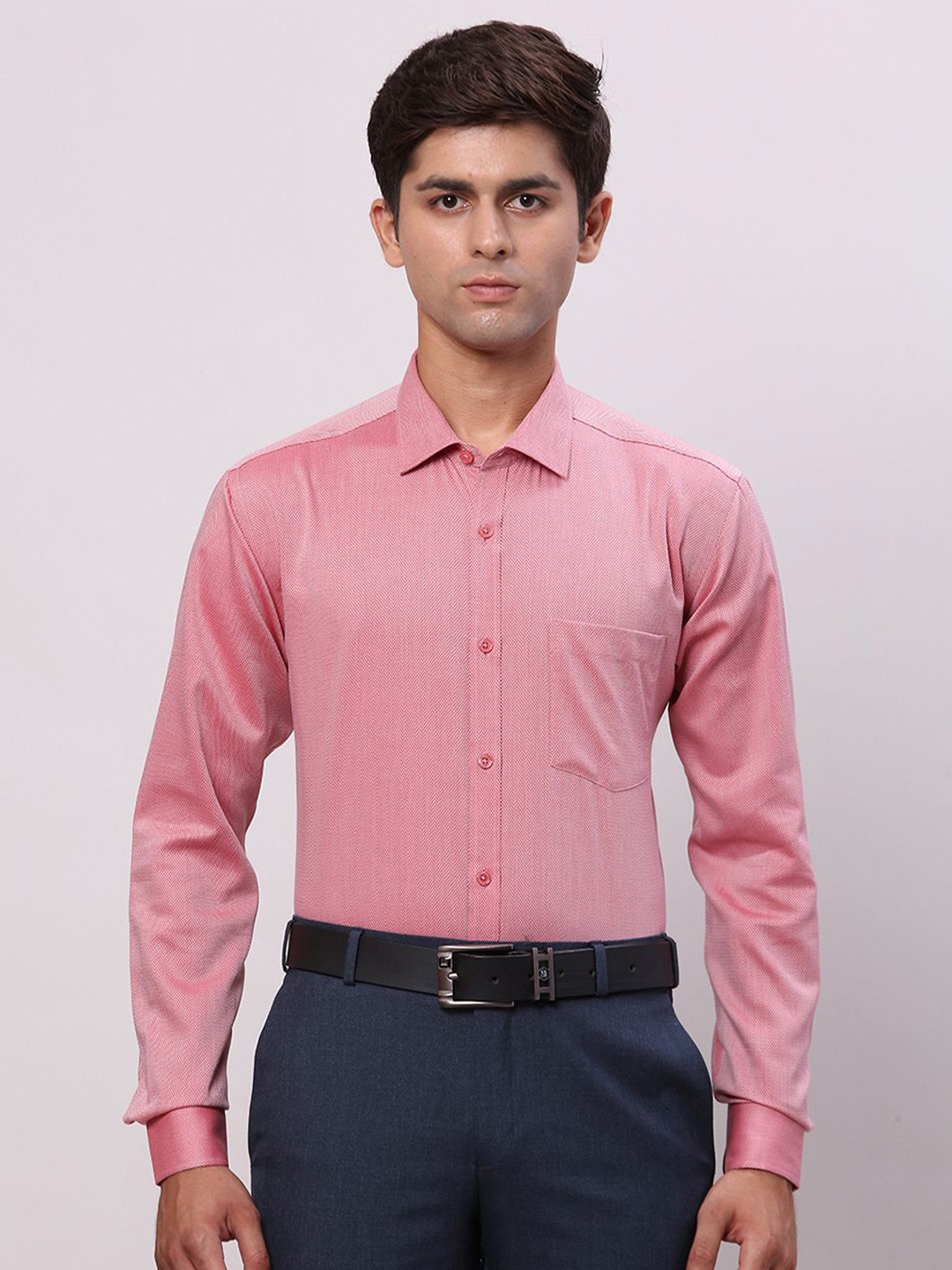 

Park Avenue Men Slim Fit Opaque Textured Spread Collar Formal Shirt, Pink