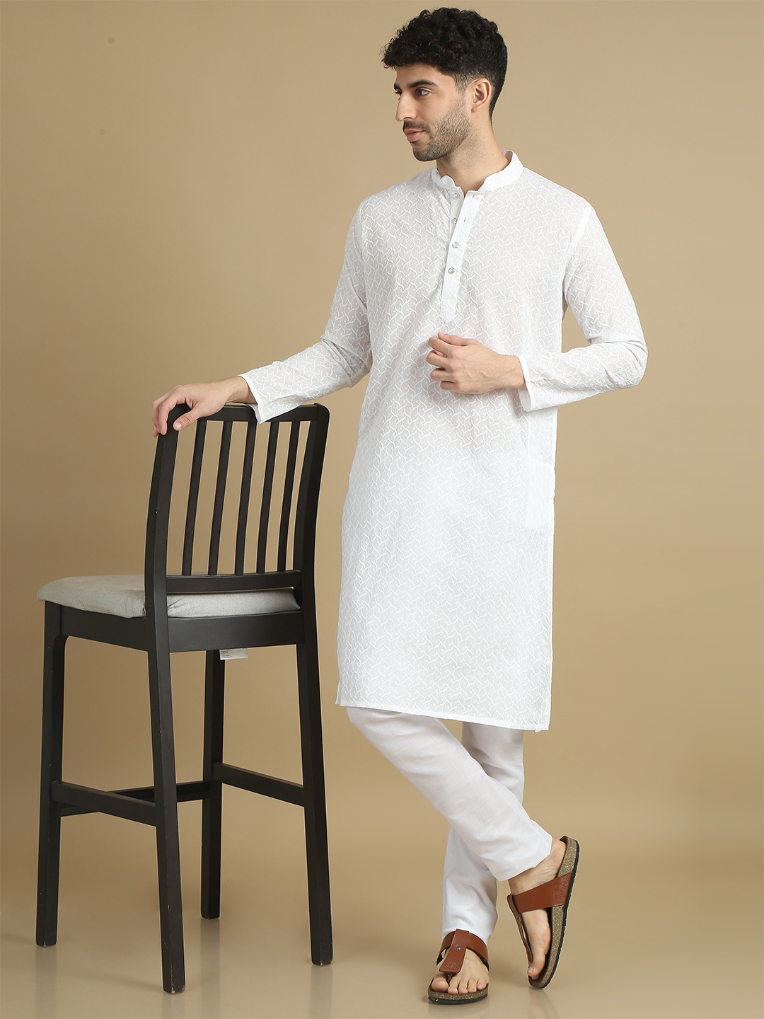 

TATTVA Embroidered Mandarin Collar Thread Work Straight Kurta With Trousers, White