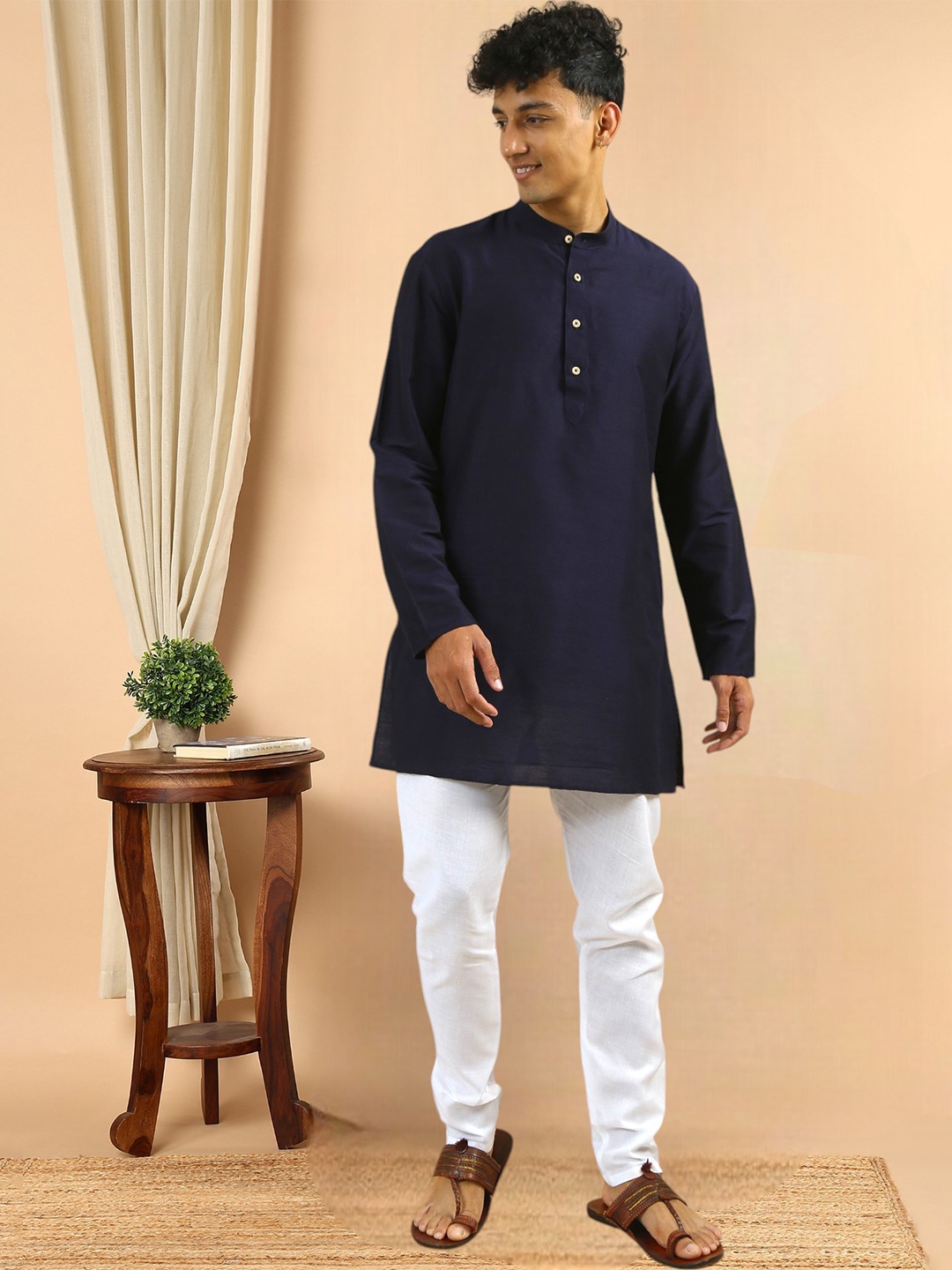 

TATTVA Mandarin Collar Thread Work Straight Kurta With Trousers, Navy blue