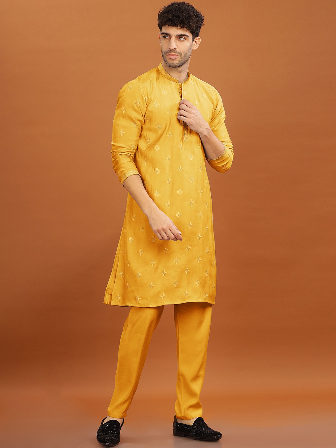 

Anouk Yellow Ethnic Motifs Embroidered Straight Thread Work Kurta with Pyjamas