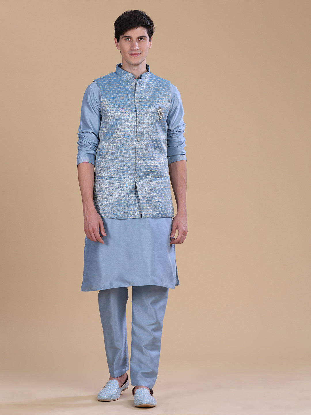 

Anouk Mandarin Collar Regular Dupion Silk Straight Kurta With Pyjamas & Jacket, Blue