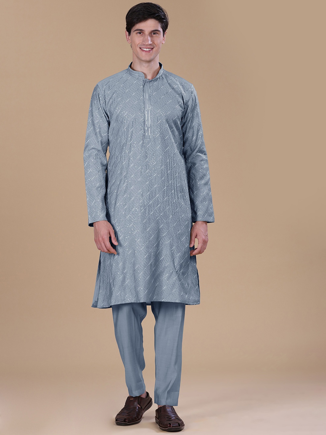

Anouk Embroidered Regular Sequinned Kurta with Pyjamas, Blue