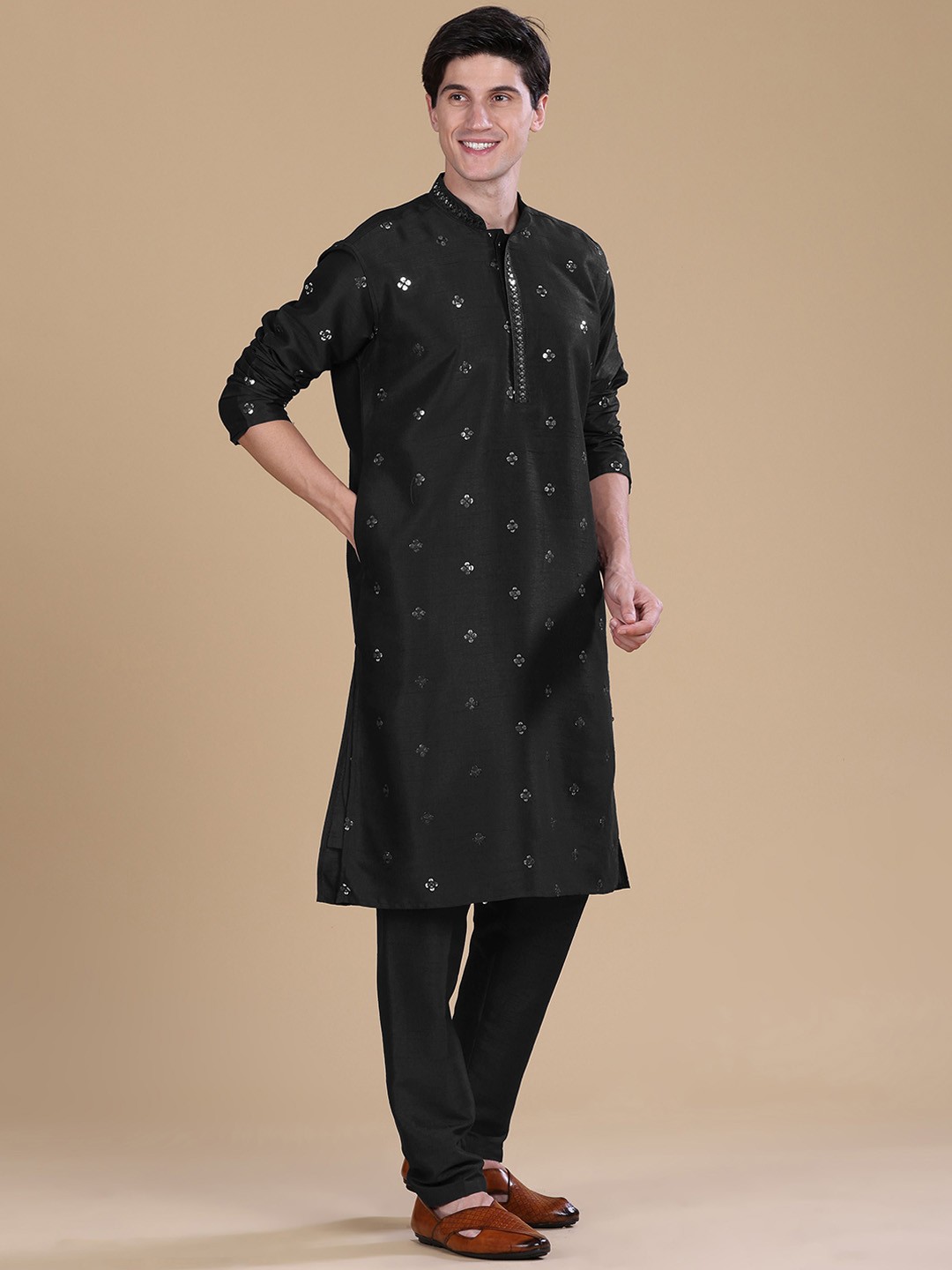 

Anouk Floral Embroidered Regular Sequinned Kurta with Pyjamas, Black