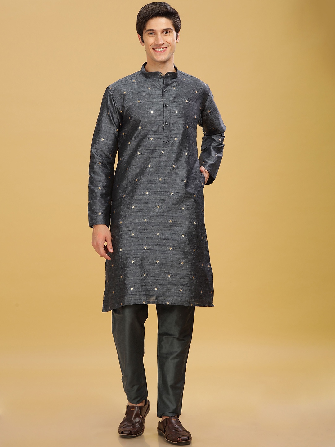 

Anouk Floral Embroidered Regular Sequinned Dupion Silk Kurta with Pyjamas & Nehru Jacket, Grey