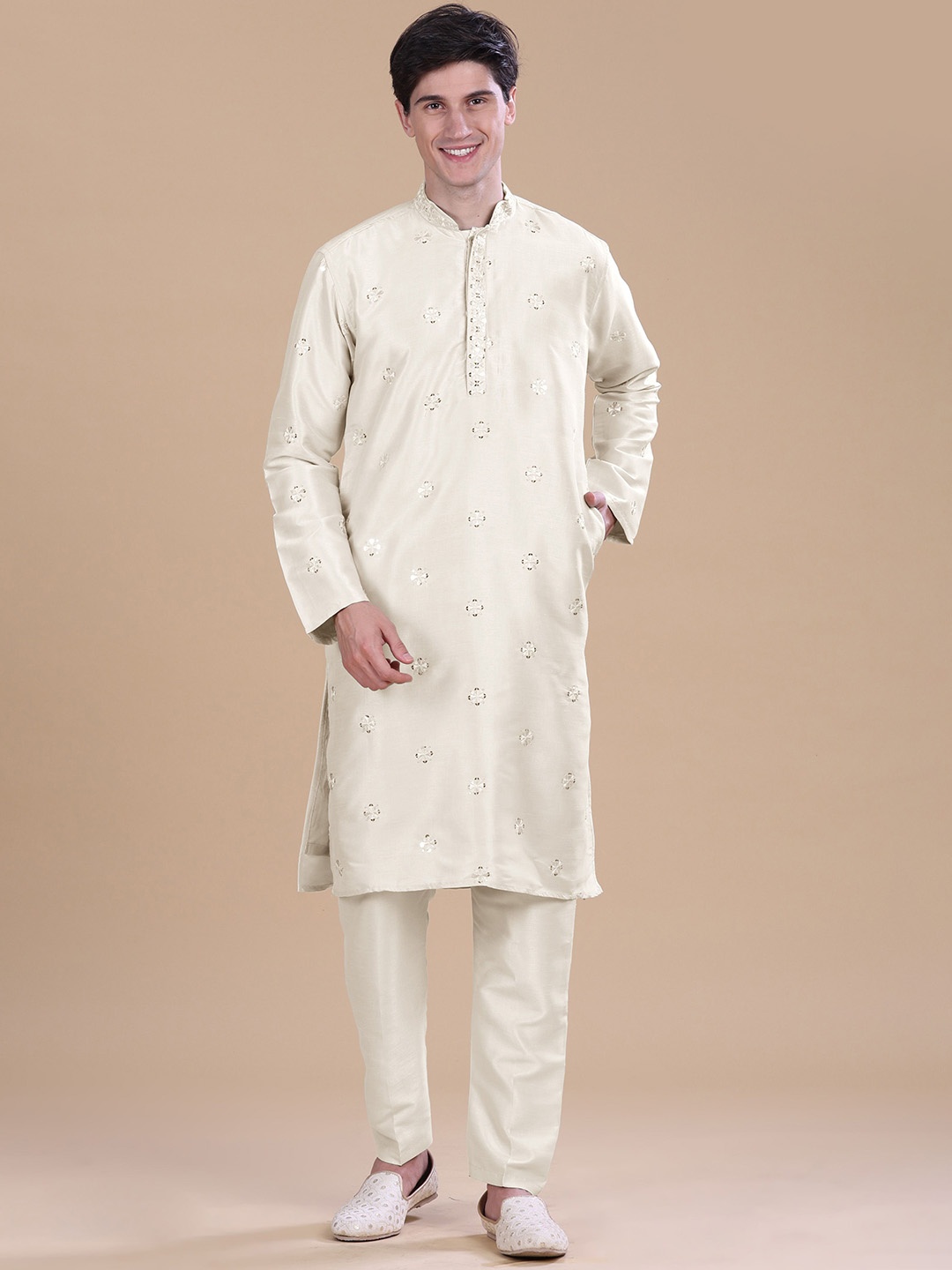 

Anouk Mandarin Collar Floral Embroidered Sequinned Regular Kurta with Trousers, Cream