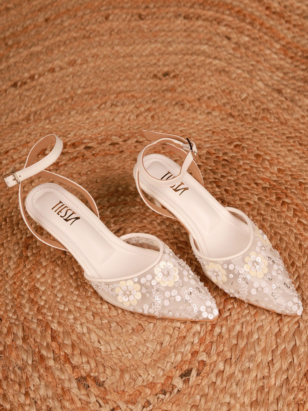 

TIESTA Embellished Pointed Toe Kitten Heeled Pumps, White