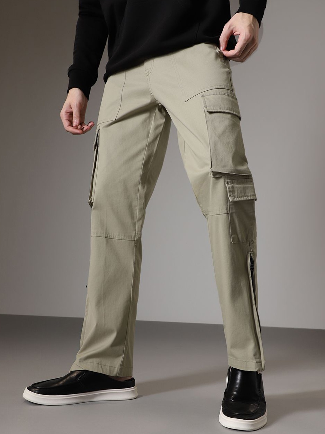 

Banana Club Men Relaxed Cargos Trousers, Olive