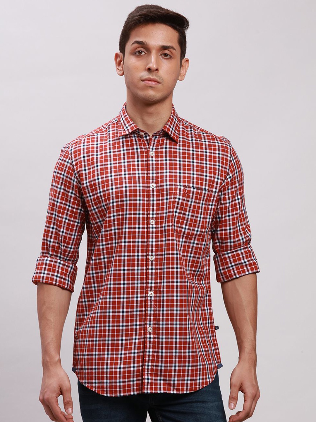 

Parx Men Slim Fit Opaque Checked Casual Shirt, Red