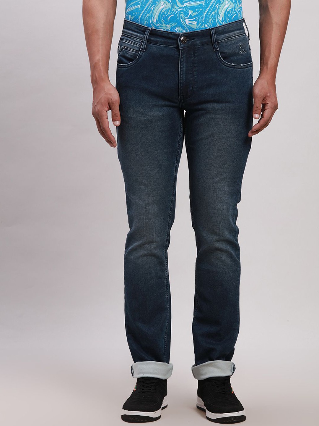 

Parx Men Slim Fit Low-Rise Light Fade Jeans, Blue