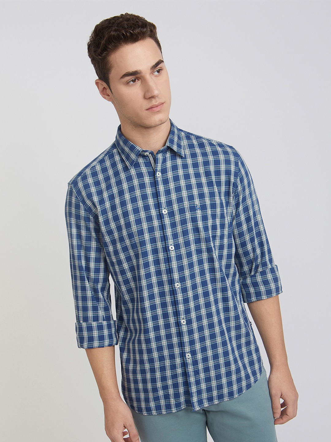 

Parx Men Slim Fit Opaque Checked Spread Collar Casual Shirt, Blue